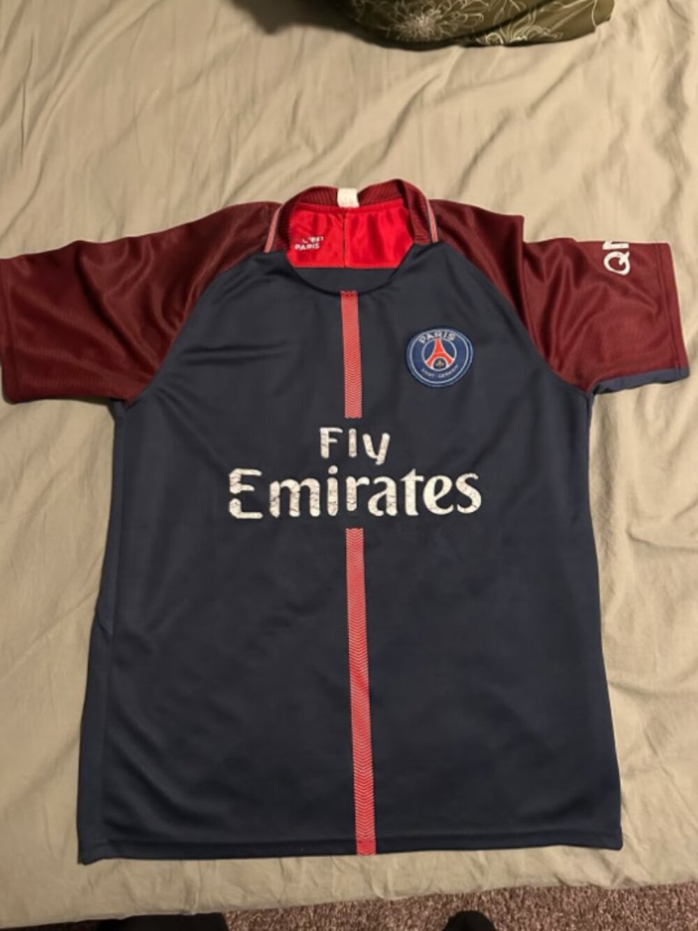 Paris Saint-Germain Fly Emirates Soccer Jersey Size men’s Small